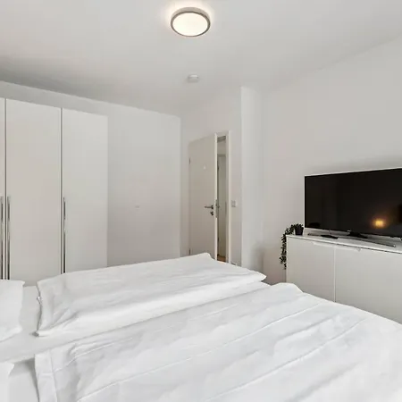 Apartment Messe 3 Schlafzimmer Parkplatz *